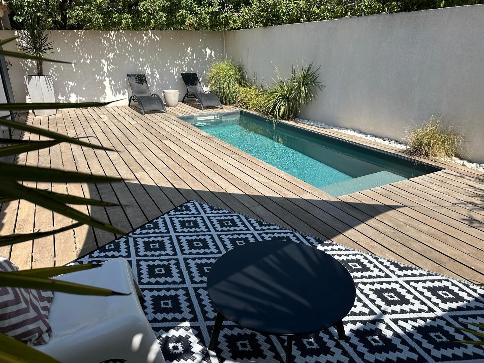Piscine privée chauffée Proche des plages Istres Exterior foto