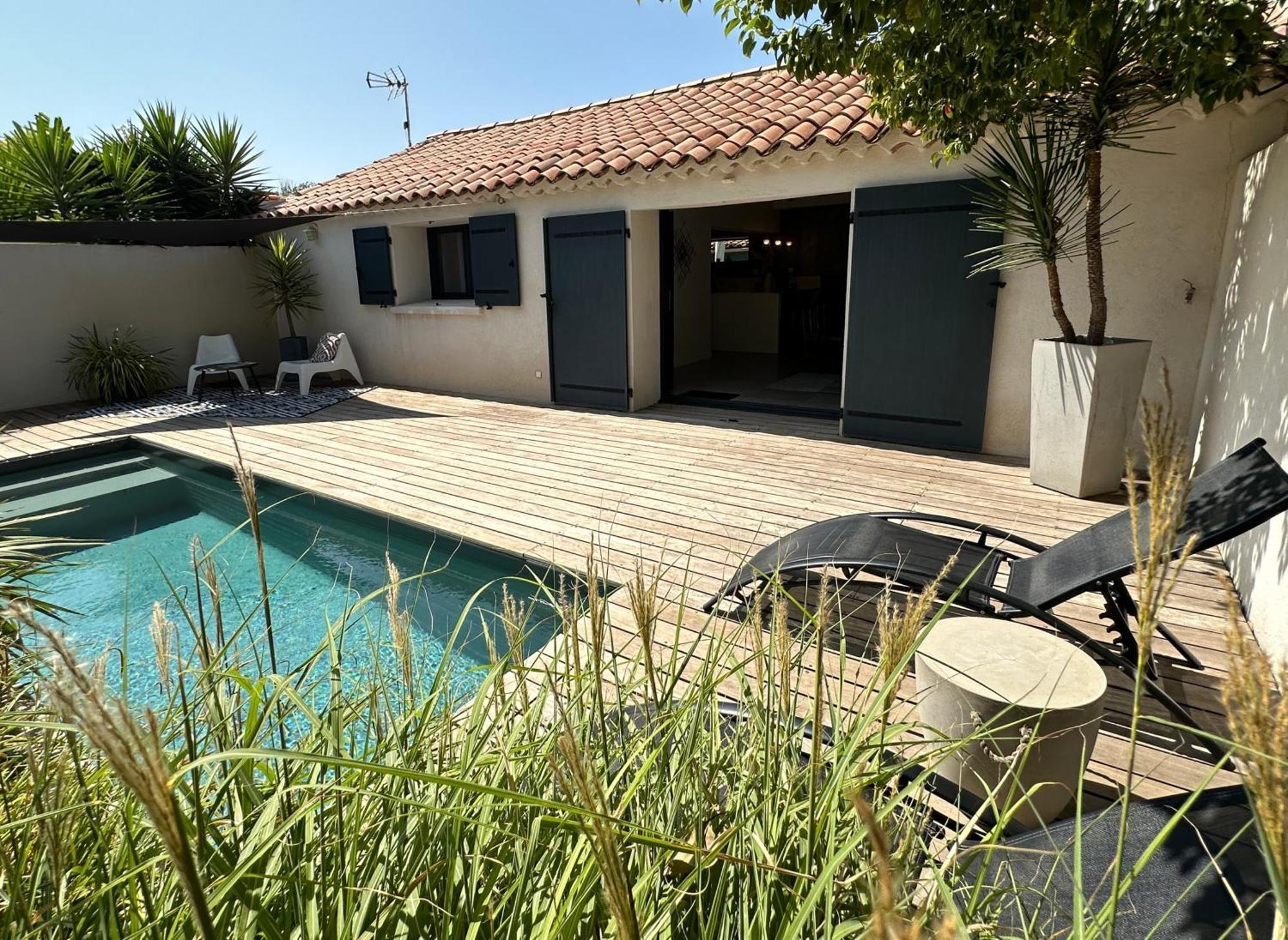 Piscine privée chauffée Proche des plages Istres Exterior foto