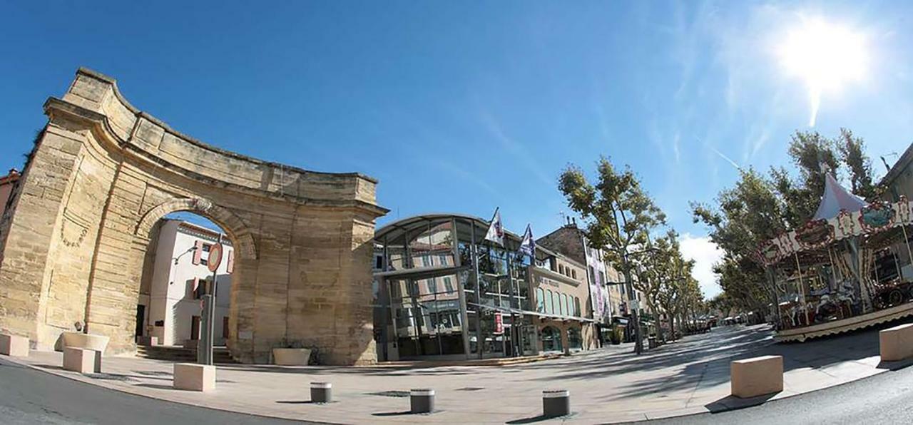Piscine privée chauffée Proche des plages Istres Exterior foto