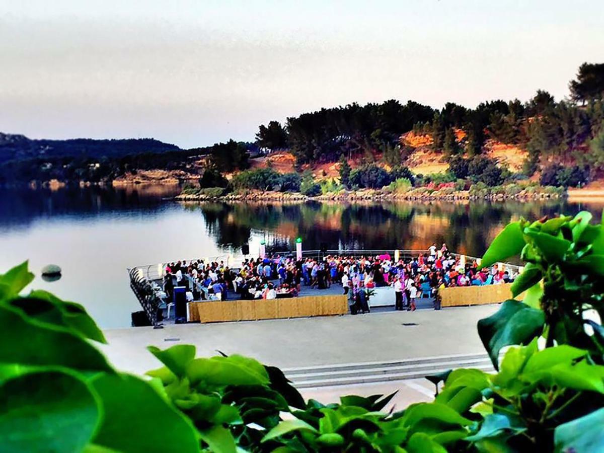 Piscine privée chauffée Proche des plages Istres Exterior foto